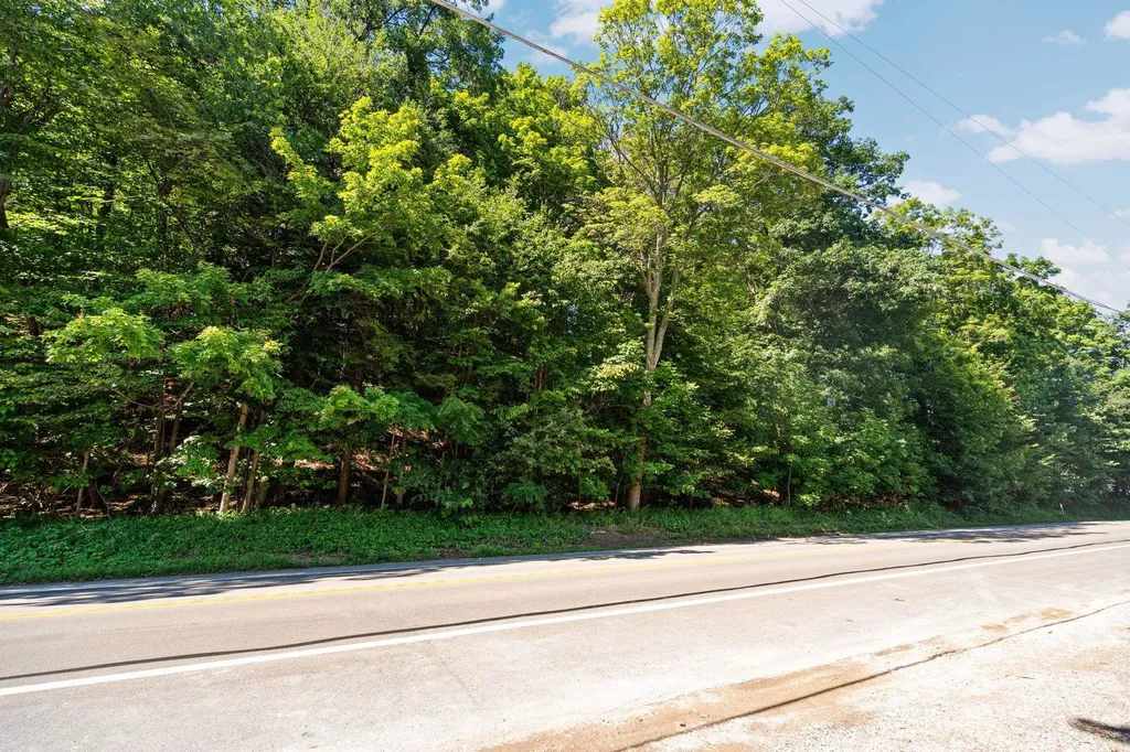 00 Center Road Peninsula Township MI 49686
