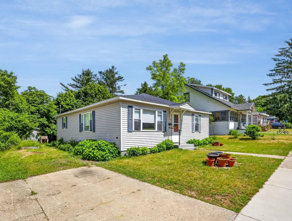 415 Crippen Street Cadillac City MI 49601