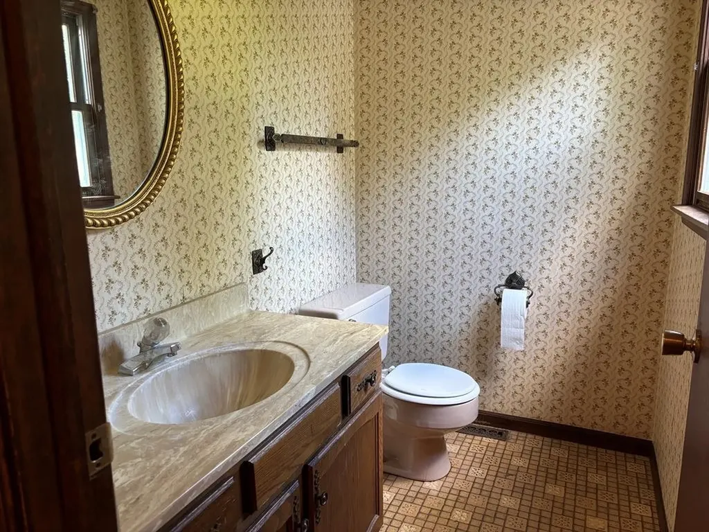 10009 E Lakeview Hills Road Elmwood Charter Township MI 49684