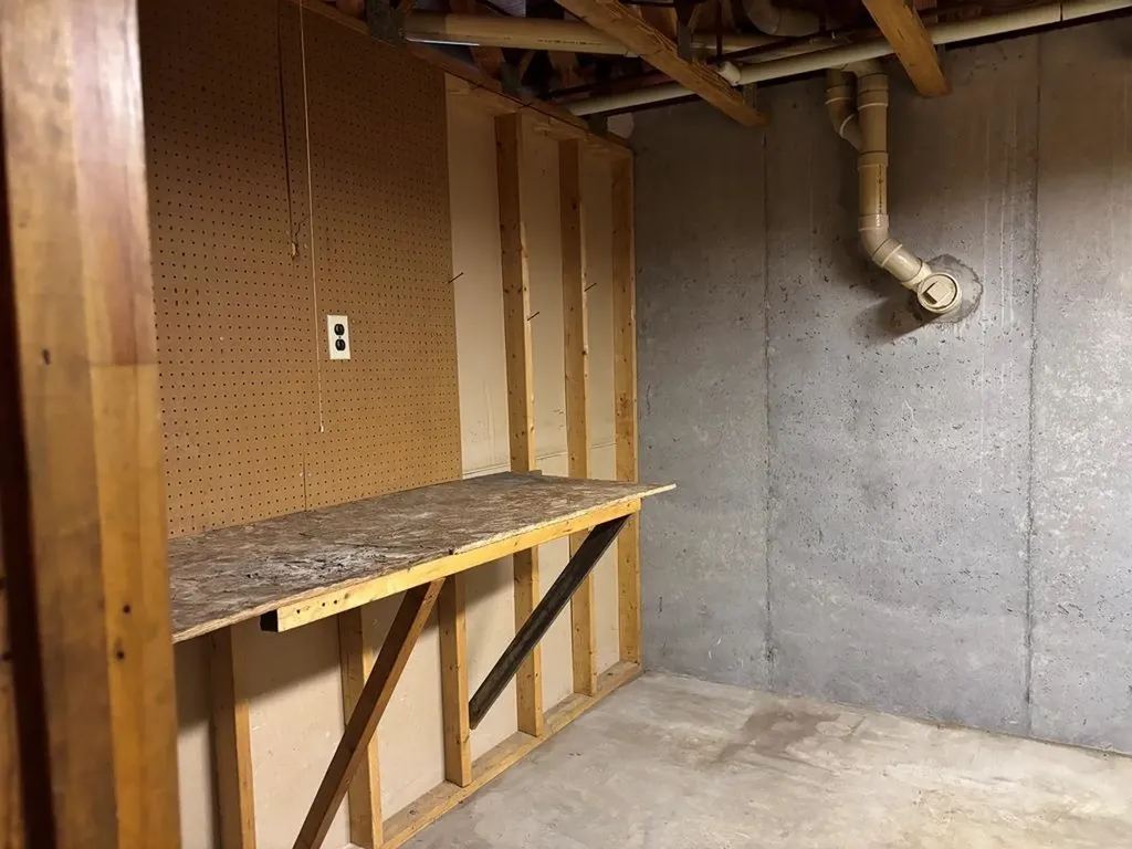 10009 E Lakeview Hills Road Elmwood Charter Township MI 49684