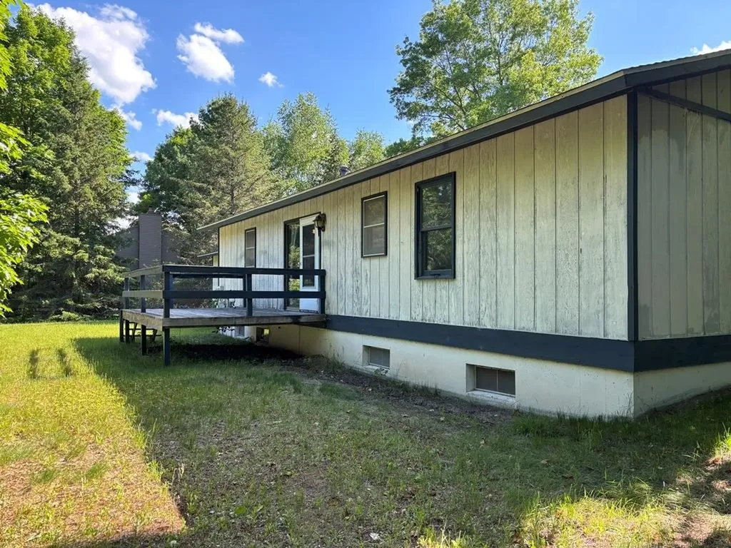 10009 E Lakeview Hills Road Elmwood Charter Township MI 49684