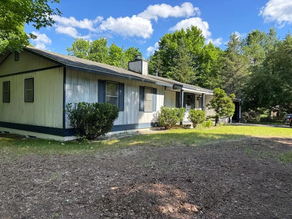 10009 E Lakeview Hills Road Elmwood Charter Township MI 49684