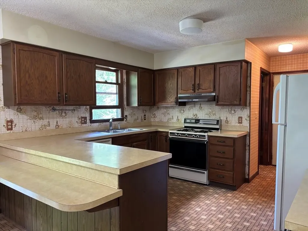 10009 E Lakeview Hills Road Elmwood Charter Township MI 49684