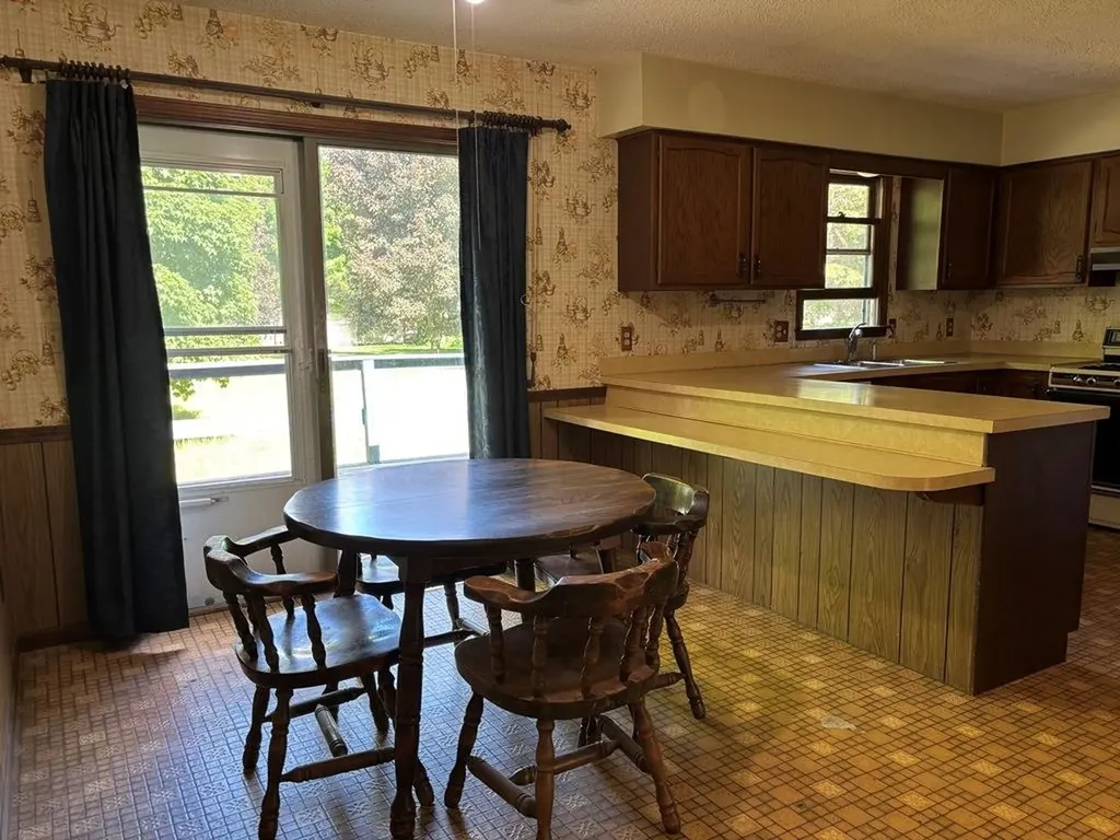 10009 E Lakeview Hills Road Elmwood Charter Township MI 49684