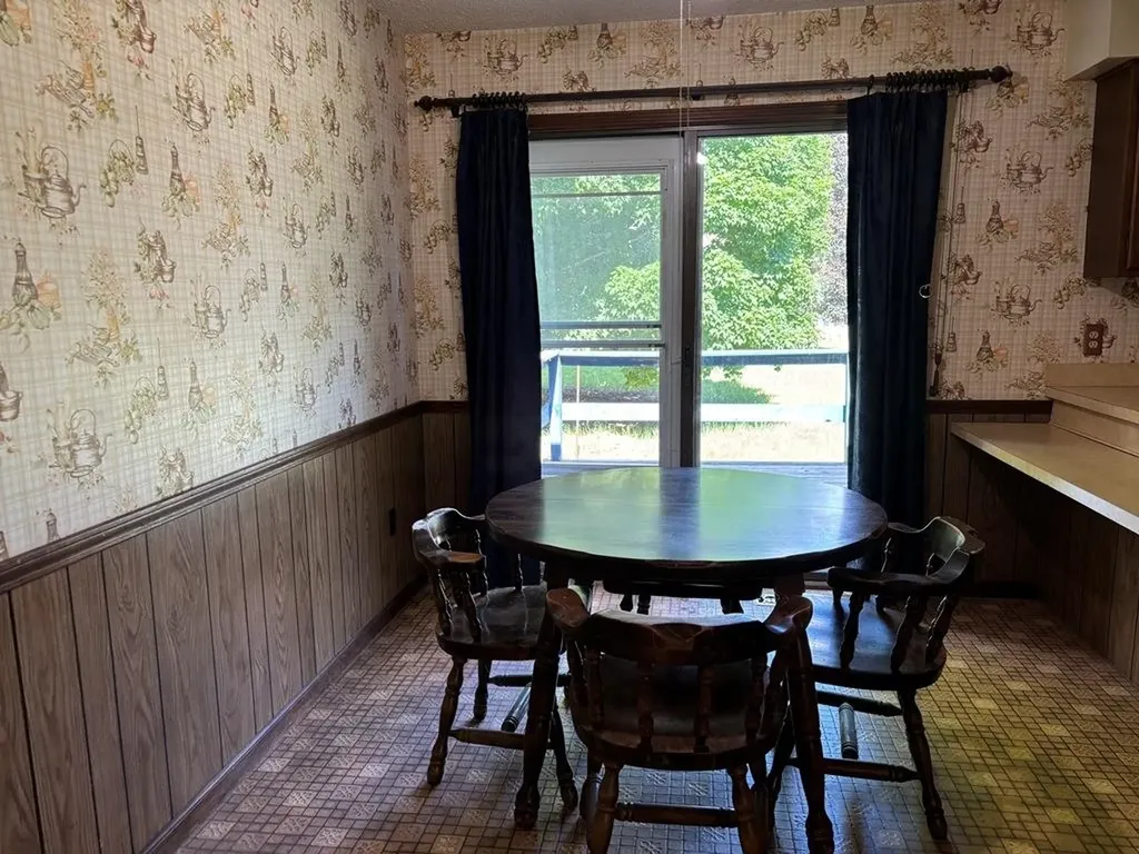 10009 E Lakeview Hills Road Elmwood Charter Township MI 49684