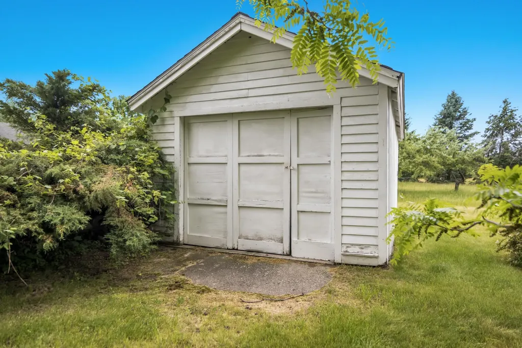 8491 Us-31 N Acme Township MI 49690