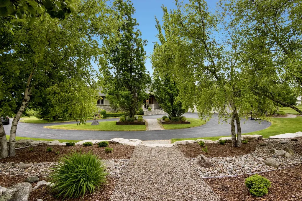 8546 East Beach Trail Peninsula Township MI 49686