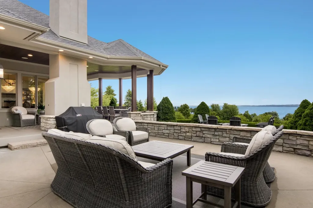 8546 East Beach Trail Peninsula Township MI 49686