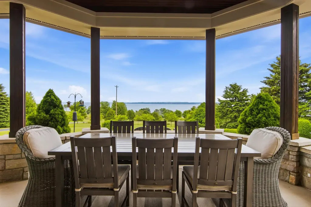 8546 East Beach Trail Peninsula Township MI 49686