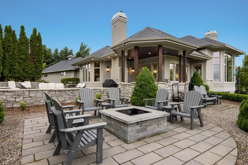 8546 East Beach Trail Peninsula Township MI 49686