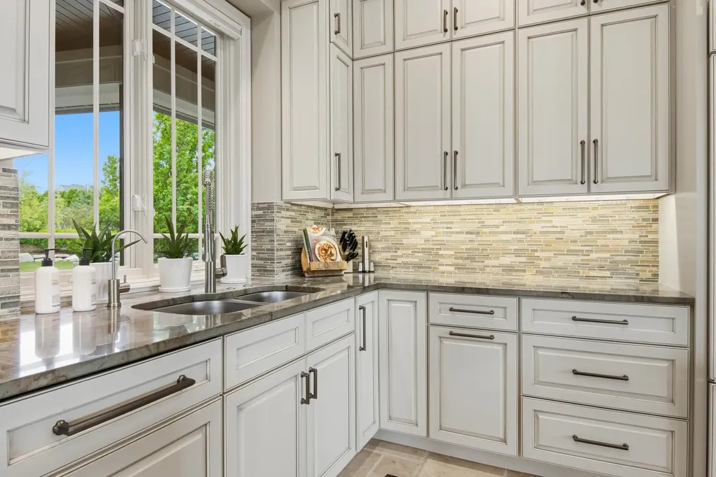 8546 East Beach Trail Peninsula Township MI 49686
