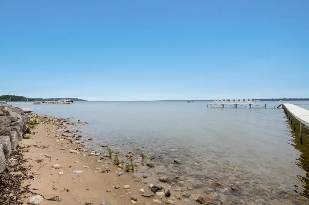 8546 East Beach Trail Peninsula Township MI 49686