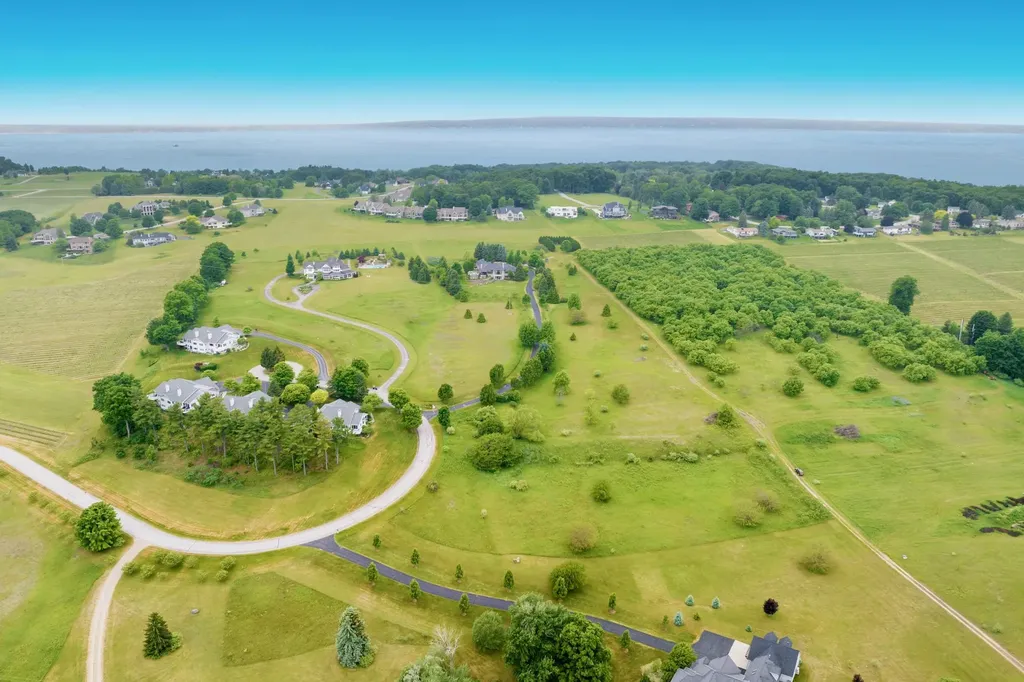 8546 East Beach Trail Peninsula Township MI 49686