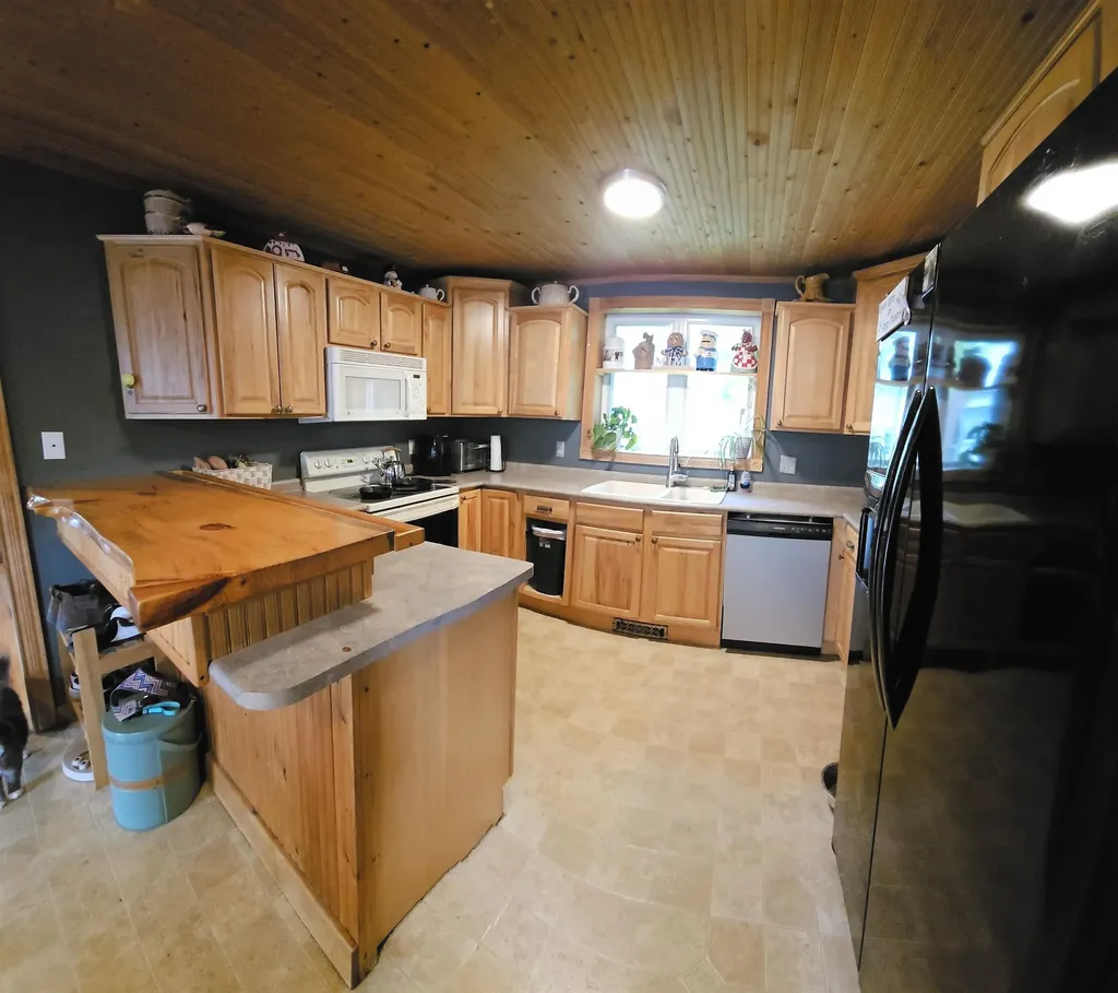 108 S Huron Reeder Township MI 49651