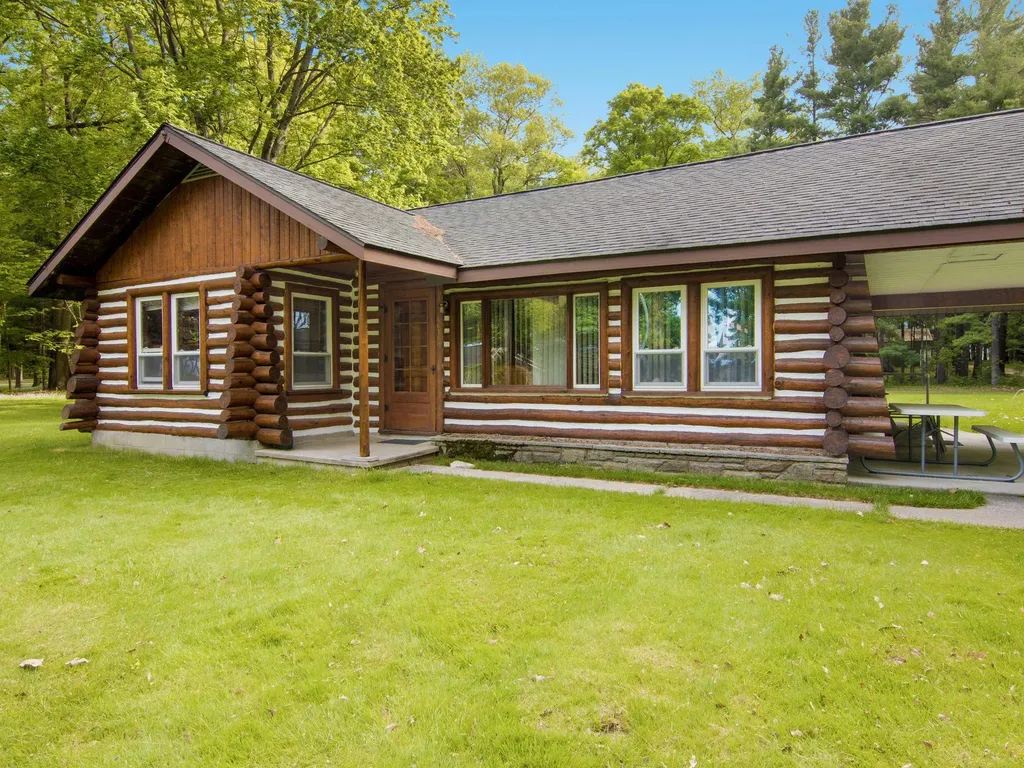 8646 Deadstream Road Lake Township MI 49640