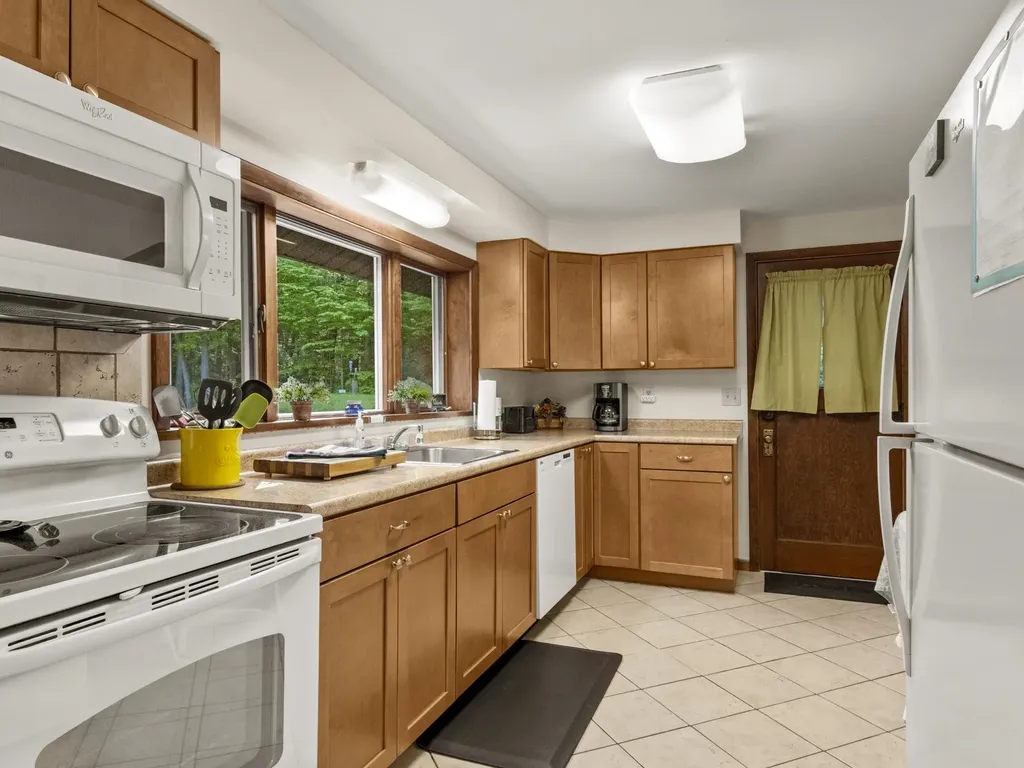 8646 Deadstream Road Lake Township MI 49640