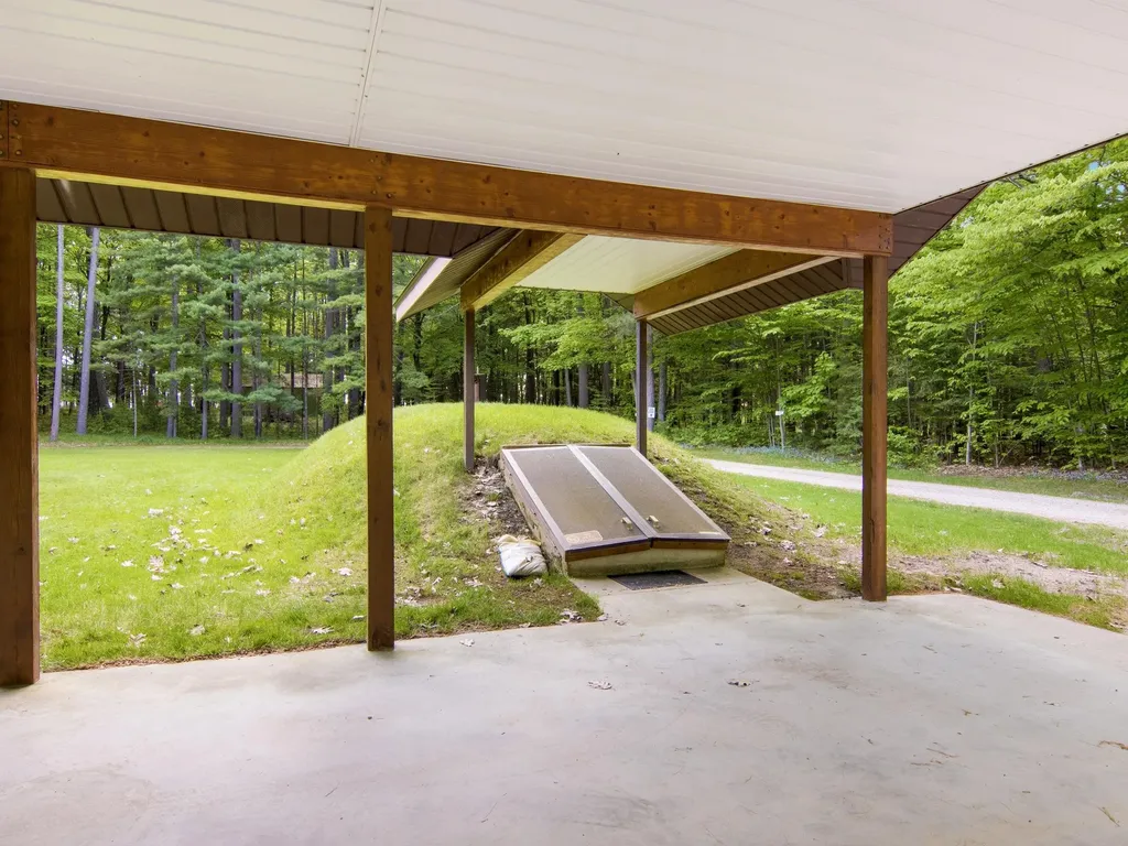 8646 Deadstream Road Lake Township MI 49640
