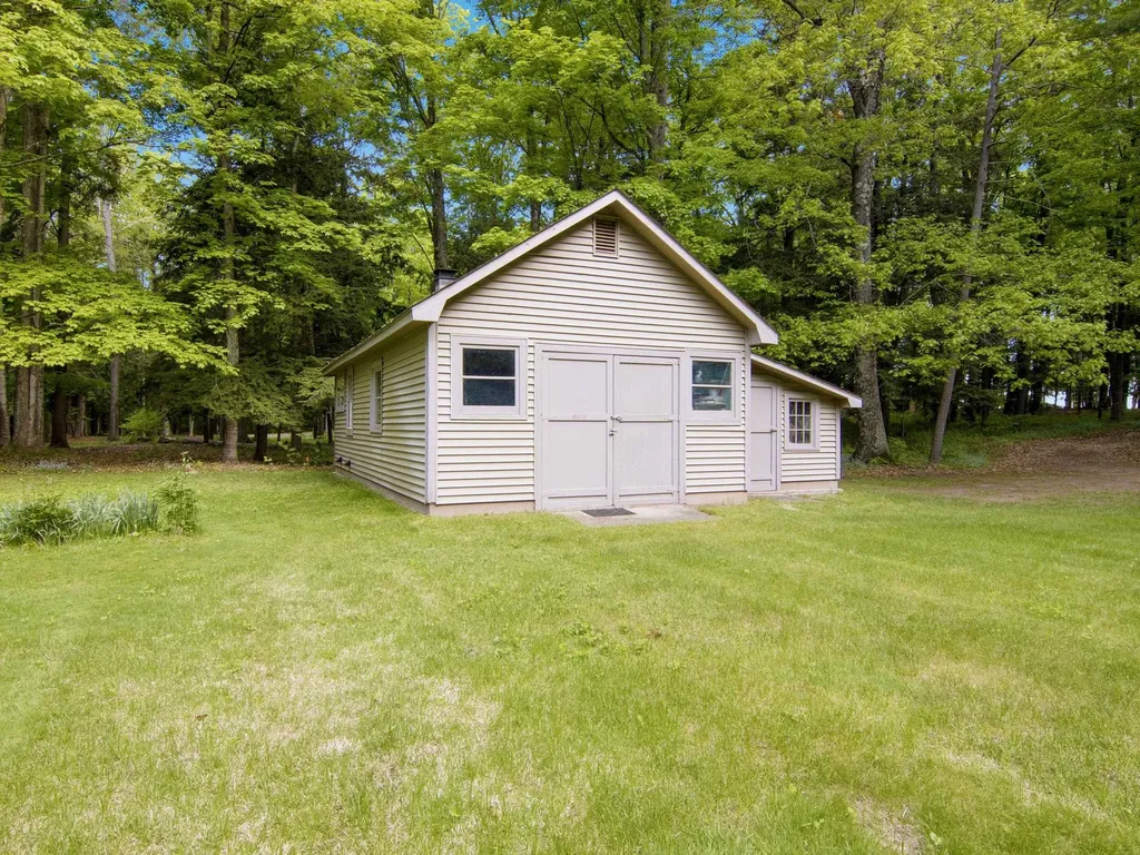 8646 Deadstream Road Lake Township MI 49640