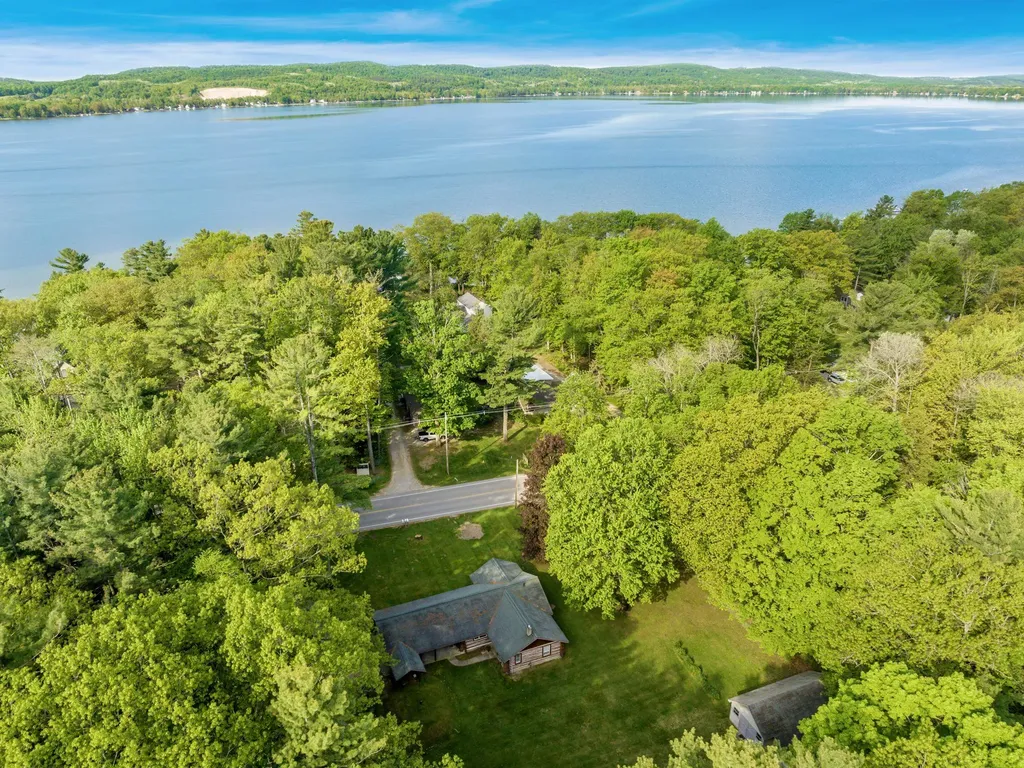 8646 Deadstream Road Lake Township MI 49640