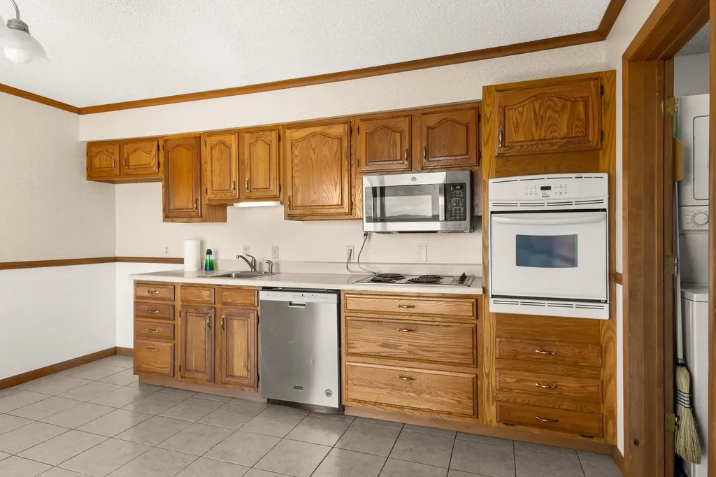 2881 N West Torch Lake Drive Torch Lake Township MI 49648