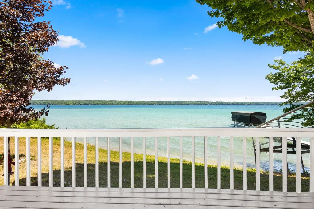 2881 N West Torch Lake Drive Torch Lake Township MI 49648
