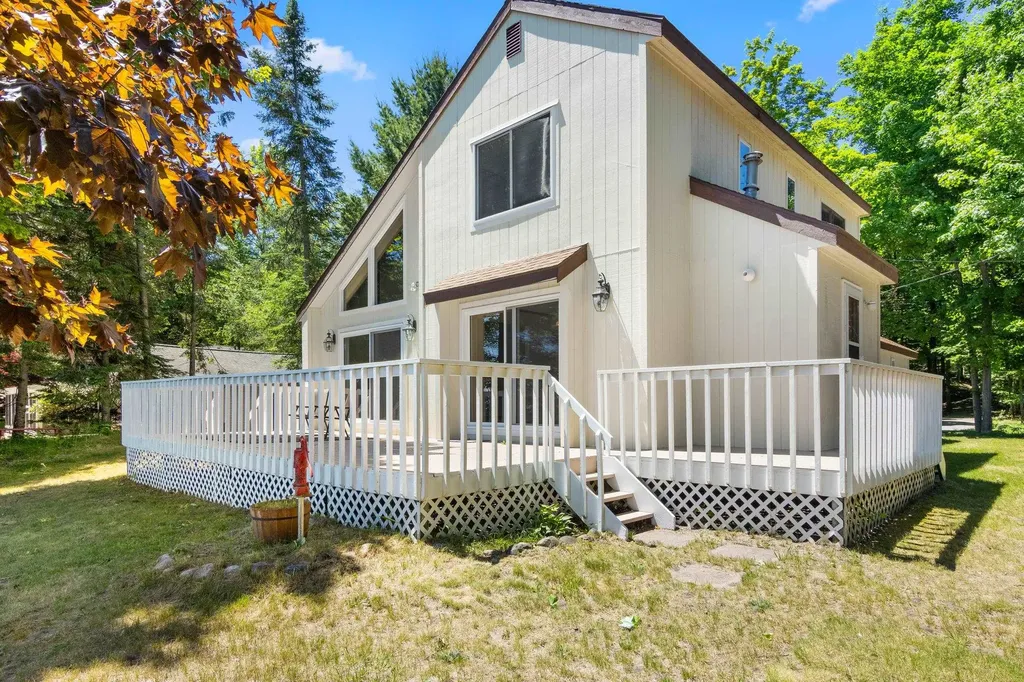 2881 N West Torch Lake Drive Torch Lake Township MI 49648