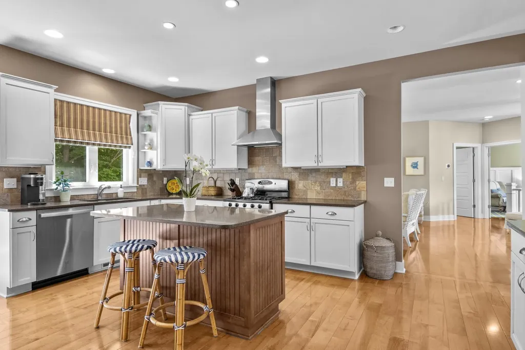 9390 E Summerfield Drive Elmwood Charter Township MI 49684