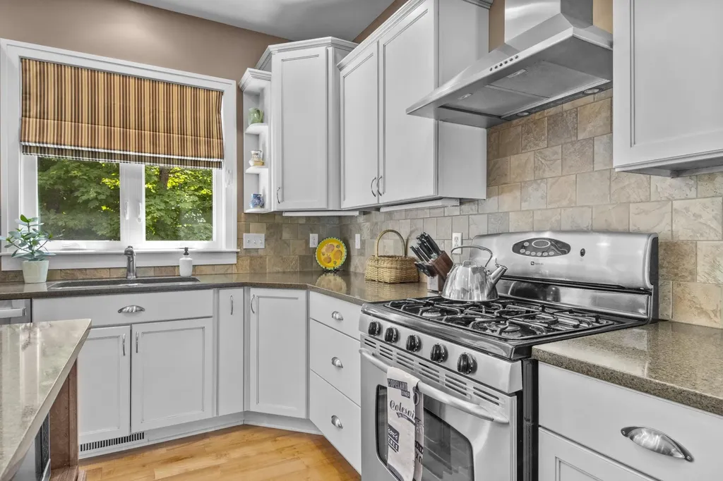 9390 E Summerfield Drive Elmwood Charter Township MI 49684