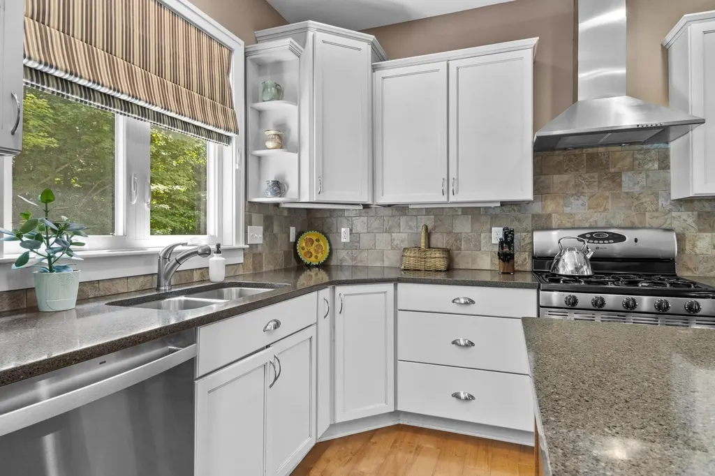 9390 E Summerfield Drive Elmwood Charter Township MI 49684