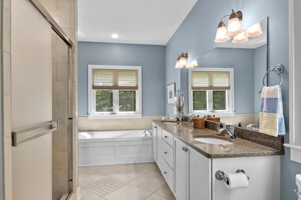 9390 E Summerfield Drive Elmwood Charter Township MI 49684