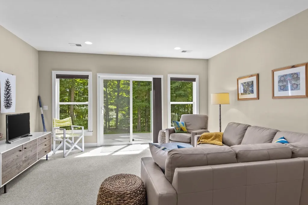 9390 E Summerfield Drive Elmwood Charter Township MI 49684