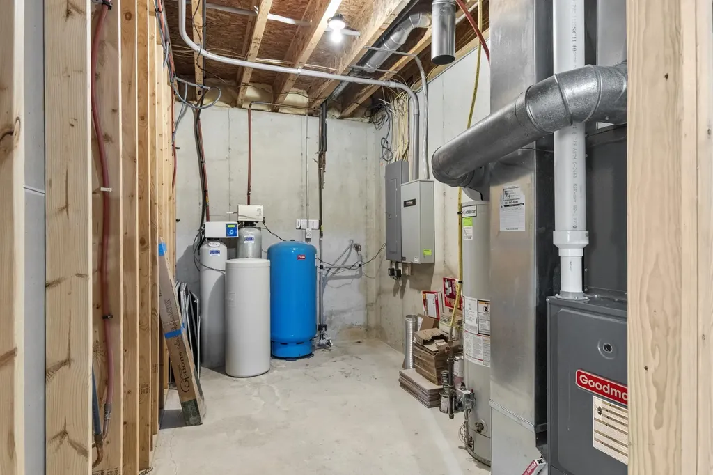 9390 E Summerfield Drive Elmwood Charter Township MI 49684