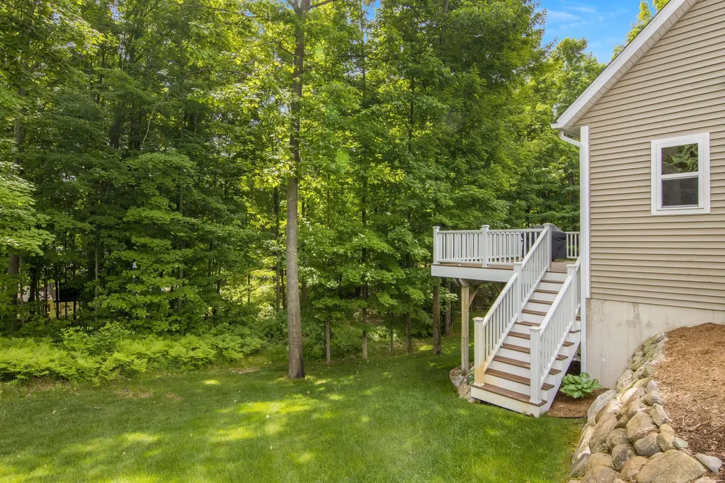 9390 E Summerfield Drive Elmwood Charter Township MI 49684