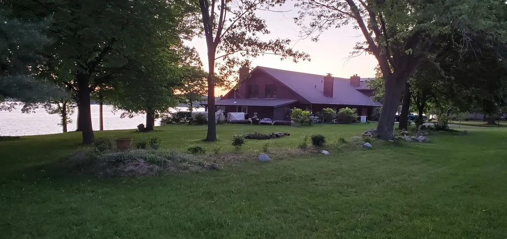 1084 Clubhouse Drive Broomfield Township MI 48893
