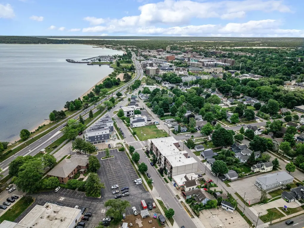 607 Randolph Traverse City City MI 49684