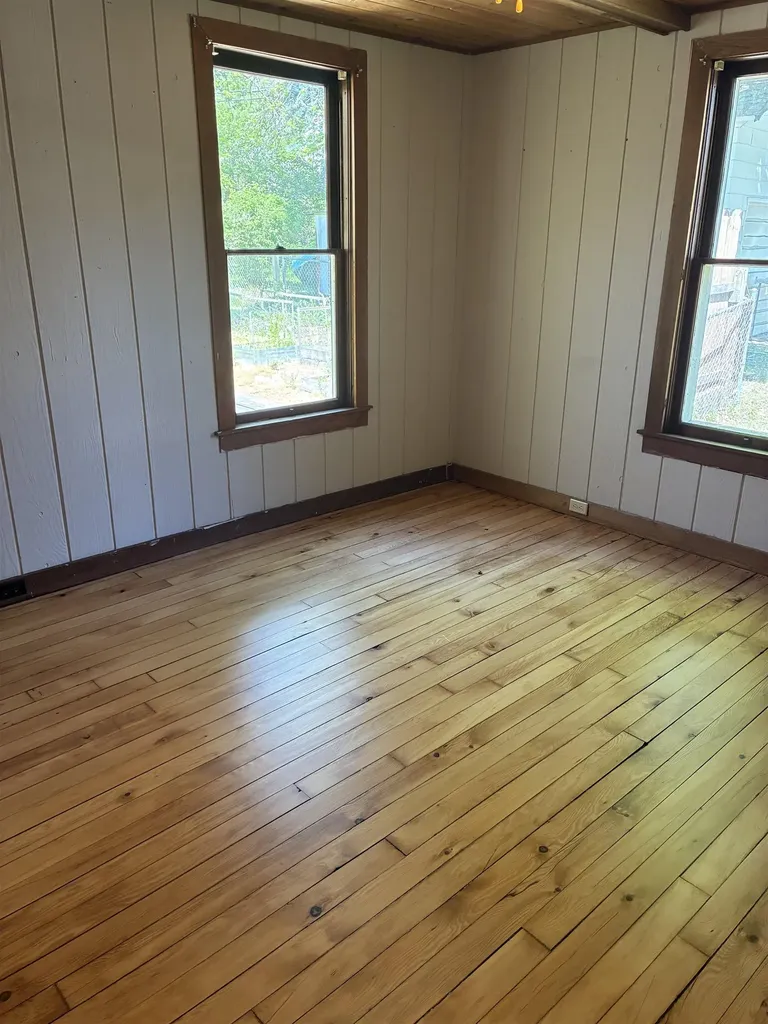 407 N Bridge Forest Home Township MI 49615