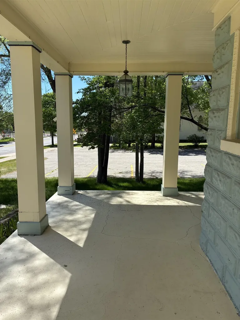 407 N Bridge Forest Home Township MI 49615