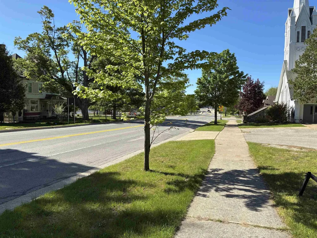 407 N Bridge Forest Home Township MI 49615