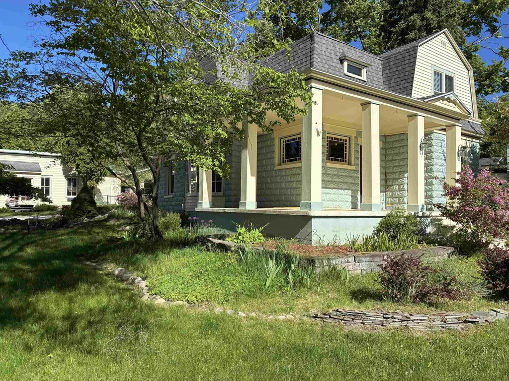 407 N Bridge Forest Home Township MI 49615