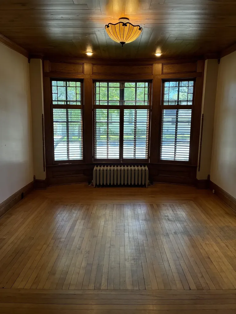 407 N Bridge Forest Home Township MI 49615