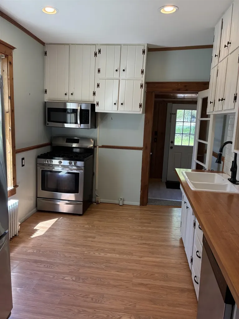 407 N Bridge Forest Home Township MI 49615