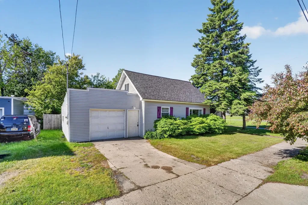 932 Farrar Street Cadillac City MI 49601