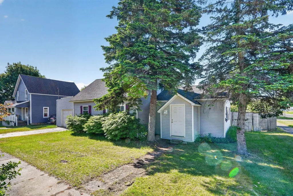 932 Farrar Street Cadillac City MI 49601