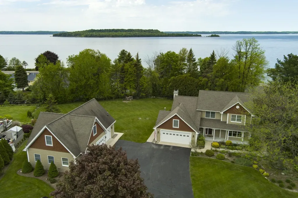 1453 Braemar Drive Peninsula Township MI 49686