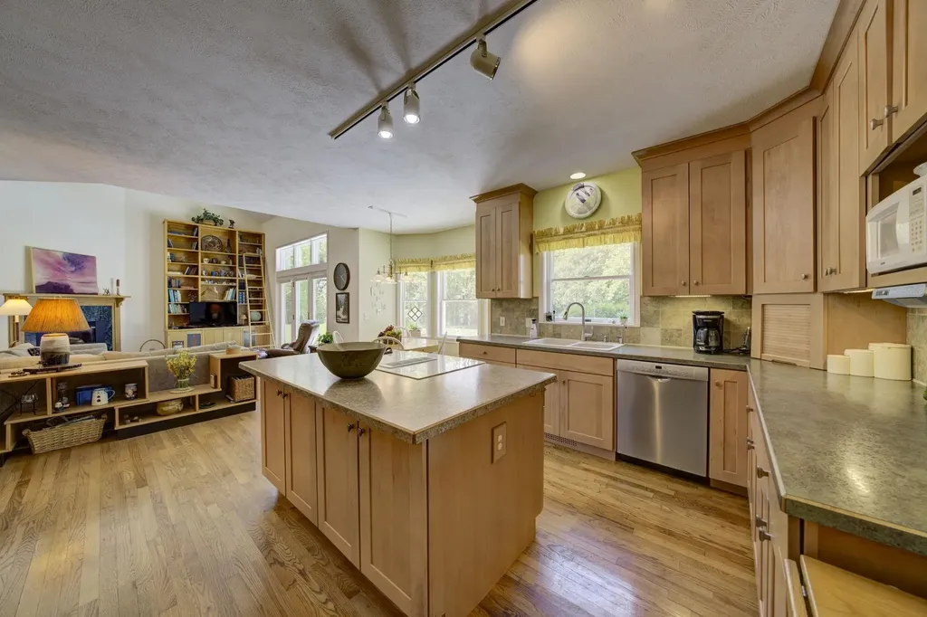 1453 Braemar Drive Peninsula Township MI 49686