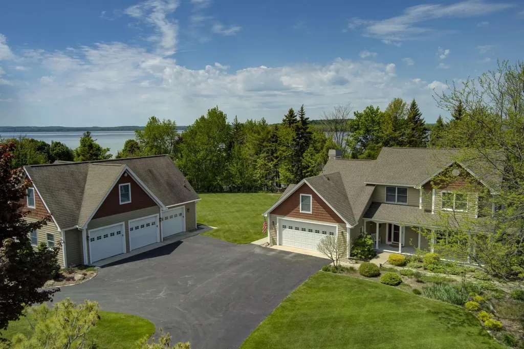 1453 Braemar Drive Peninsula Township MI 49686