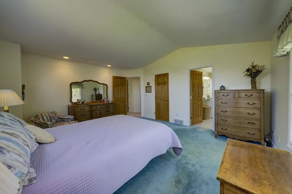 1453 Braemar Drive Peninsula Township MI 49686