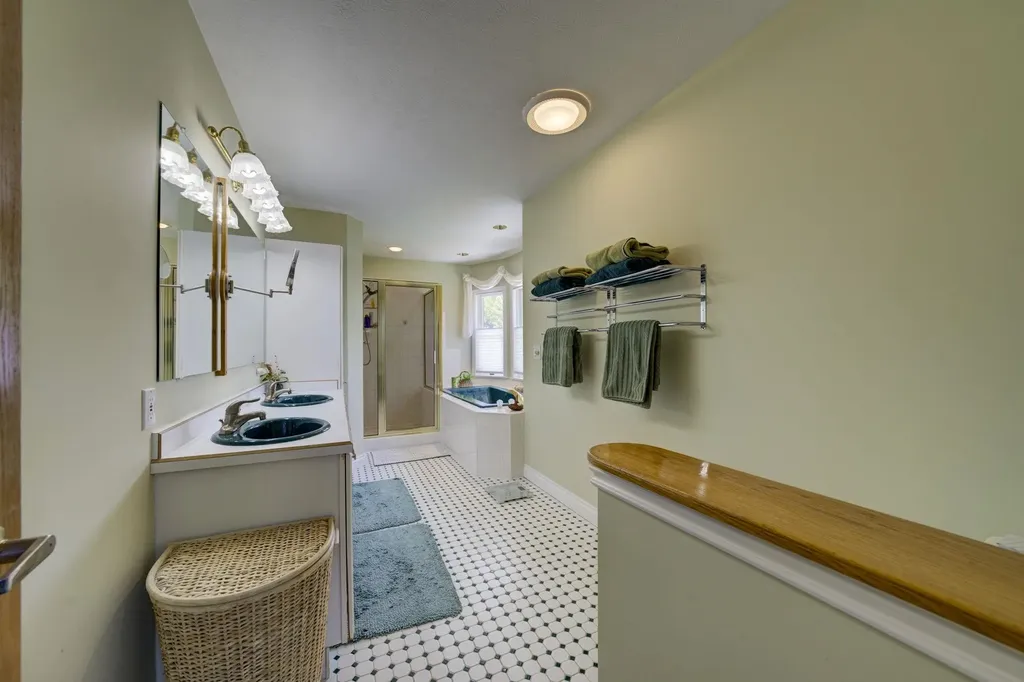 1453 Braemar Drive Peninsula Township MI 49686