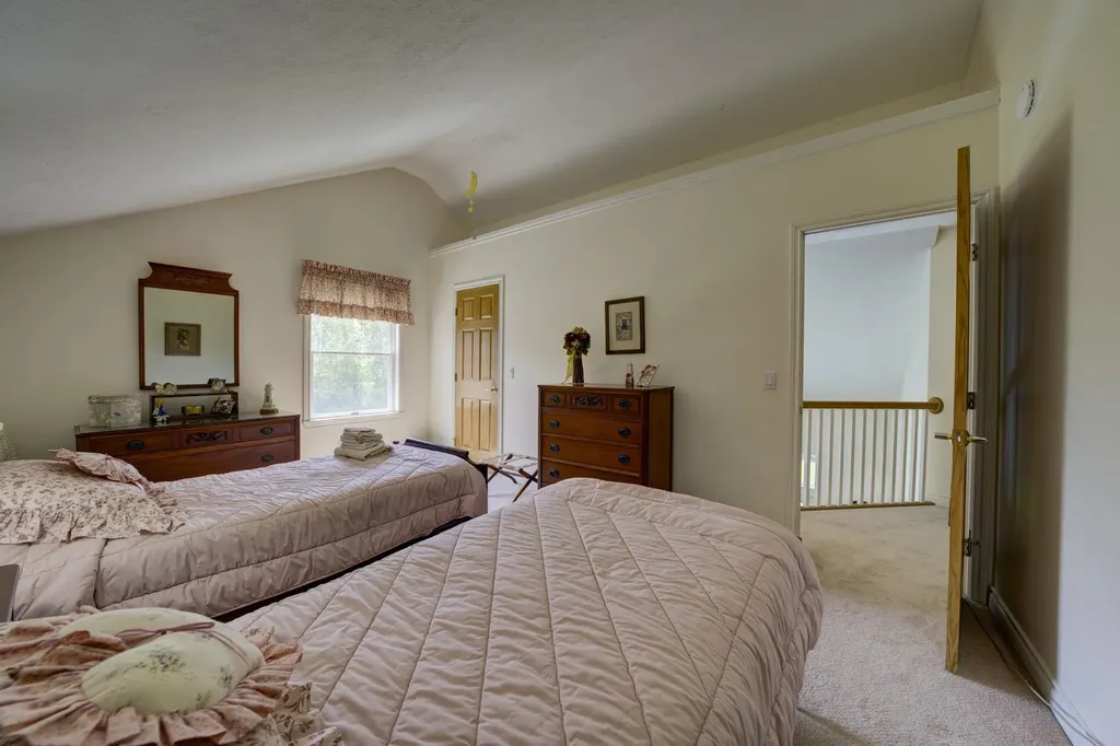1453 Braemar Drive Peninsula Township MI 49686
