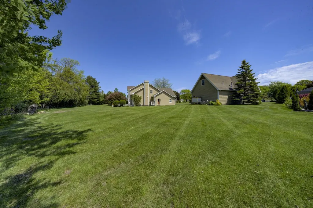 1453 Braemar Drive Peninsula Township MI 49686